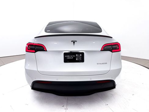 Used 2022 Tesla Model Y Performance AWD/4WD image 17