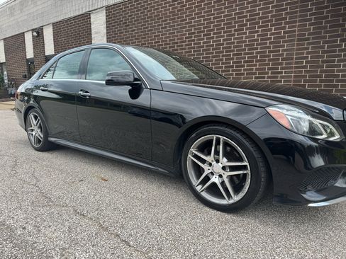 Used 2016 Mercedes-Benz E 350 4MATIC Sedan image 27