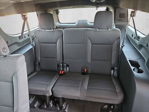 Used 2025 Chevrolet Suburban LS AWD/4WD image 20