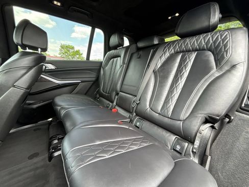 Used 2021 BMW X7 M50i AWD/4WD image 25