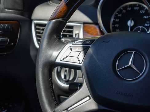 Used 2014 Mercedes-Benz GL 450 4MATIC image 16