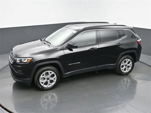 New 2025 Jeep Compass Latitude w/ Sun & Sound Group image 39