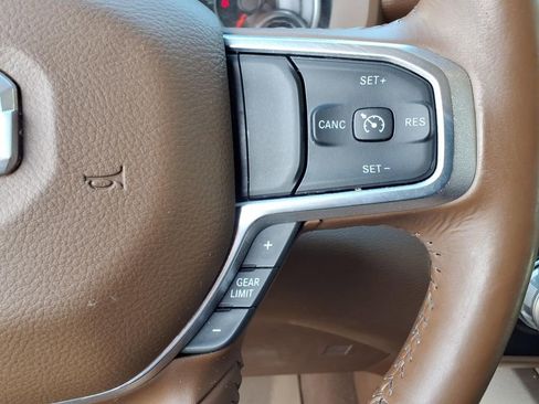 Used 2019 RAM 1500 Laramie AWD/4WD image 20