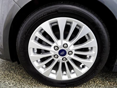 Used 2018 Ford C-MAX SE w/ Equipment Group 202A image 18