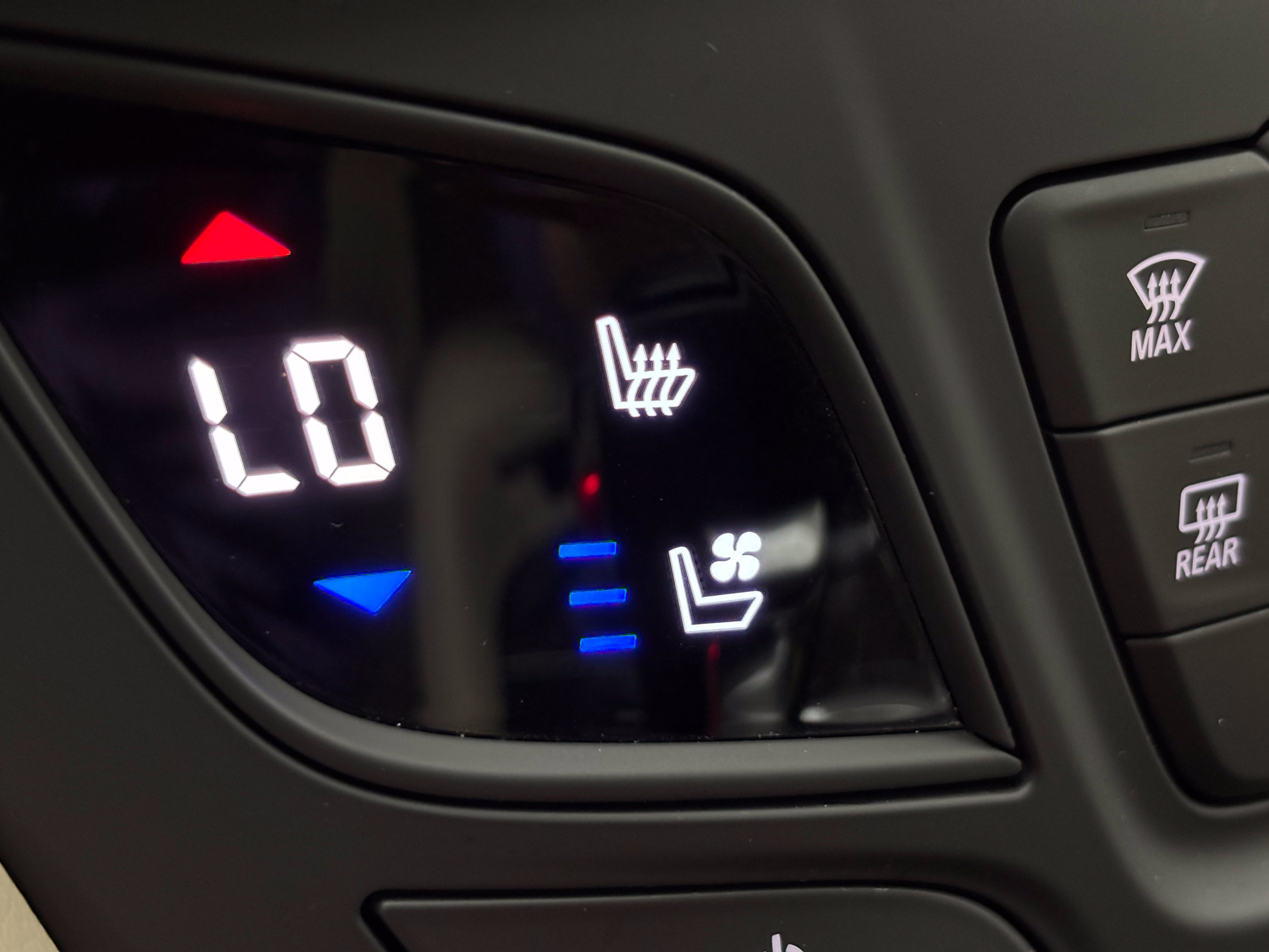 Used 2020 Buick Envision Premium w/ Driver Confidence Package AWD/4WD image 5