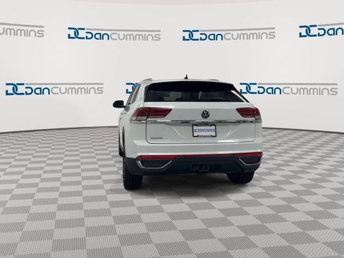 Used 2022 Volkswagen Atlas Cross Sport SE FWD image 7