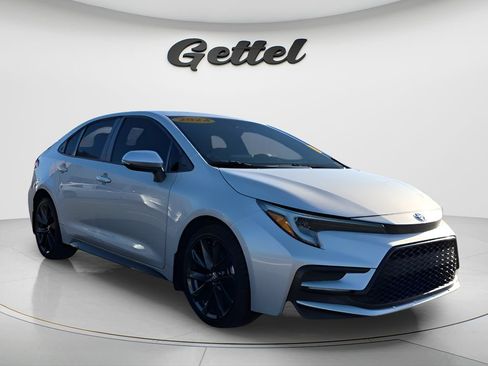 Certified 2024 Toyota Corolla SE FWD image 3