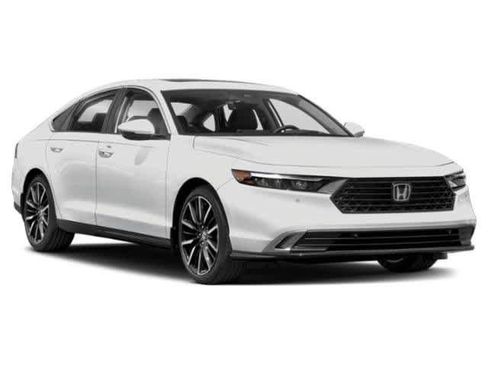 Used 2025 Honda Accord Touring image 9