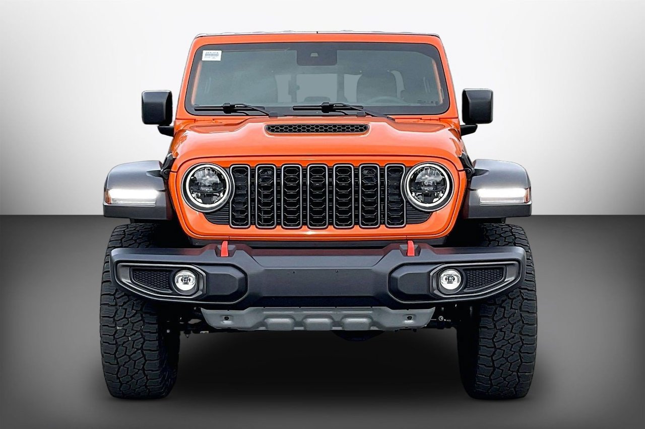 Certified 2025 Jeep Gladiator Mojave w/ Convenience Group AWD/4WD image 3