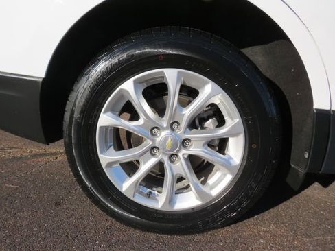 Used 2020 Chevrolet Equinox LT w/ LPO, Floor Liner Package image 18