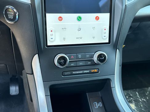 Used 2024 Ford Edge SE image 28