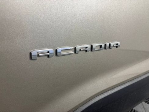 Used 2023 GMC Acadia SLE FWD image 45