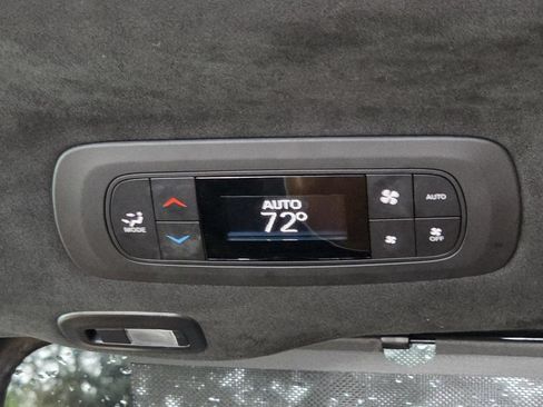Used 2022 Chrysler Pacifica Pinnacle FWD image 13