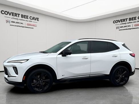 Used 2025 Buick Envision Sport Touring image 4