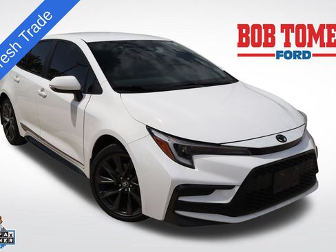 Used 2025 Toyota Corolla SE FWD image 1