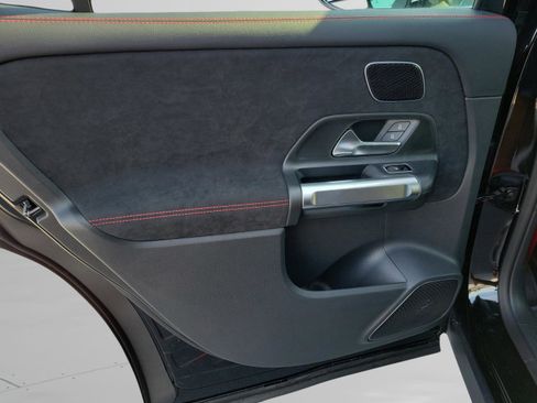 New 2025 Mercedes-Benz GLB 35 AMG 4MATIC image 25