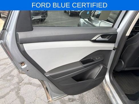 Used 2022 Volkswagen Taos SE FWD image 23