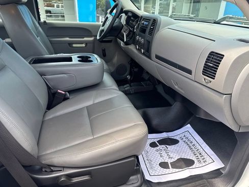 Used 2013 Chevrolet Silverado 2500 W/T AWD/4WD image 13