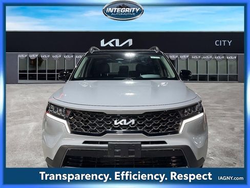Used 2023 Kia Sorento S w/ Panoramic Sunroof Package image 2