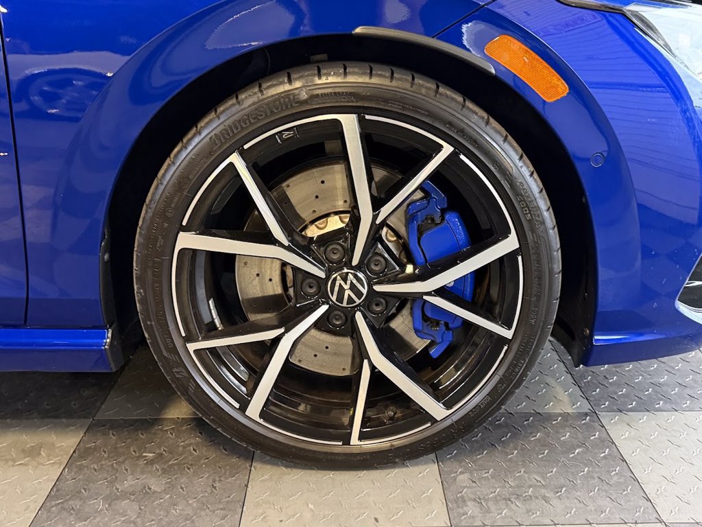 Used 2024 Volkswagen Golf R AWD/4WD image 31
