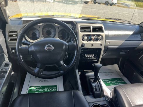 Used 2004 Nissan Frontier LE RWD image 9