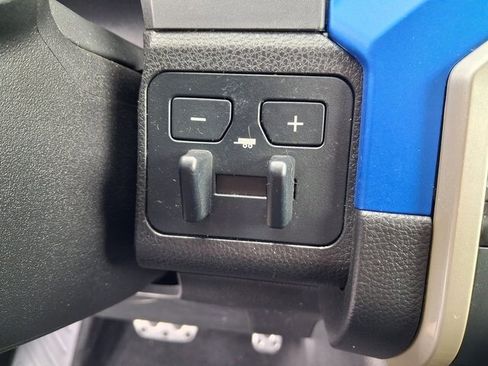 Used 2024 Toyota Tacoma TRD Sport w/ TRD Sport Upgrade Package image 31