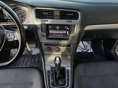 Used 2015 Volkswagen Golf S FWD image 35