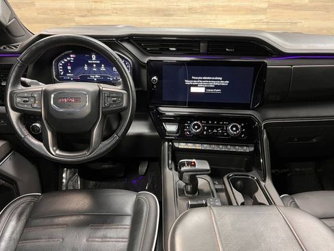 Used 2024 GMC Sierra 1500 AT4X image 2