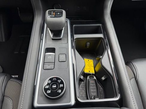 Certified 2025 Nissan Pathfinder SL AWD/4WD image 24
