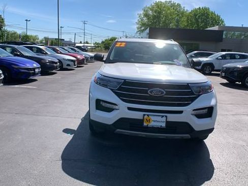 Used 2022 Ford Explorer XLT w/ Equipment Group 202A AWD/4WD image 8