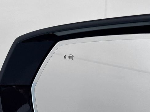 Used 2023 GMC Yukon XL AT4 w/ Technology Package image 19