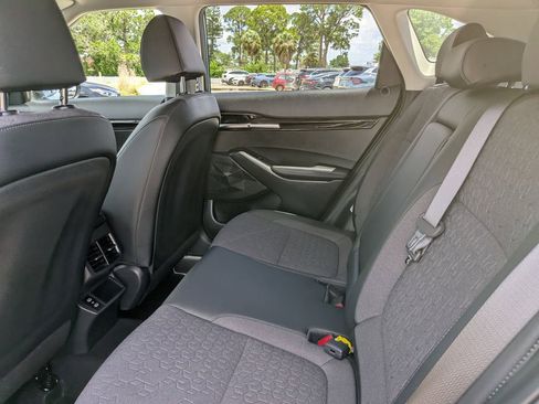 Certified 2025 Kia Seltos S FWD image 18