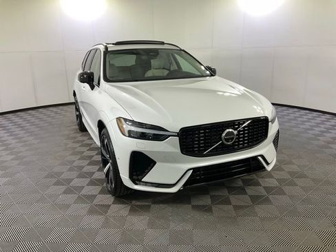 Used 2025 Volvo XC60 B5 Ultra w/ Protection Package Premier image 3