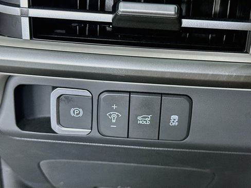 Used 2025 Hyundai Santa Fe SEL FWD image 17