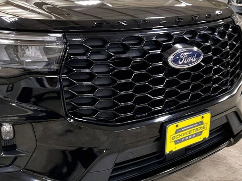 Certified 2025 Ford Explorer ST-Line w/ ST-Line Street Pack image 29