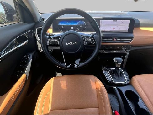 Used 2024 Kia Seltos EX FWD image 6