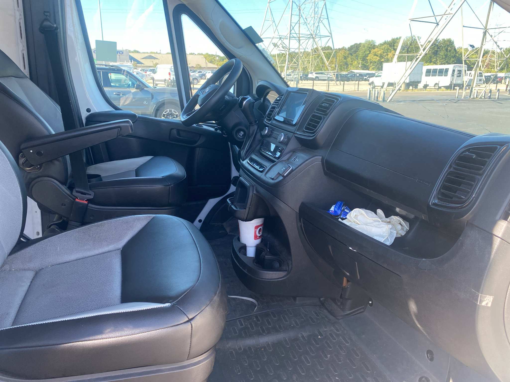 Used 2024 RAM ProMaster 2500 w/ Convenience Group FWD image 13