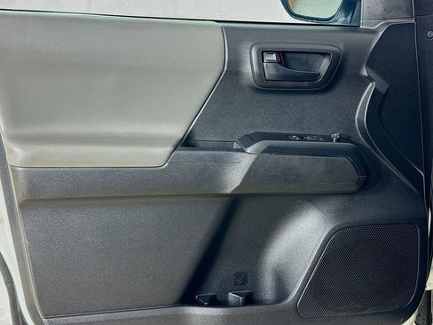 Certified 2022 Toyota Tacoma SR image 9