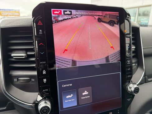 New 2026 RAM 2500 Laramie AWD/4WD image 19