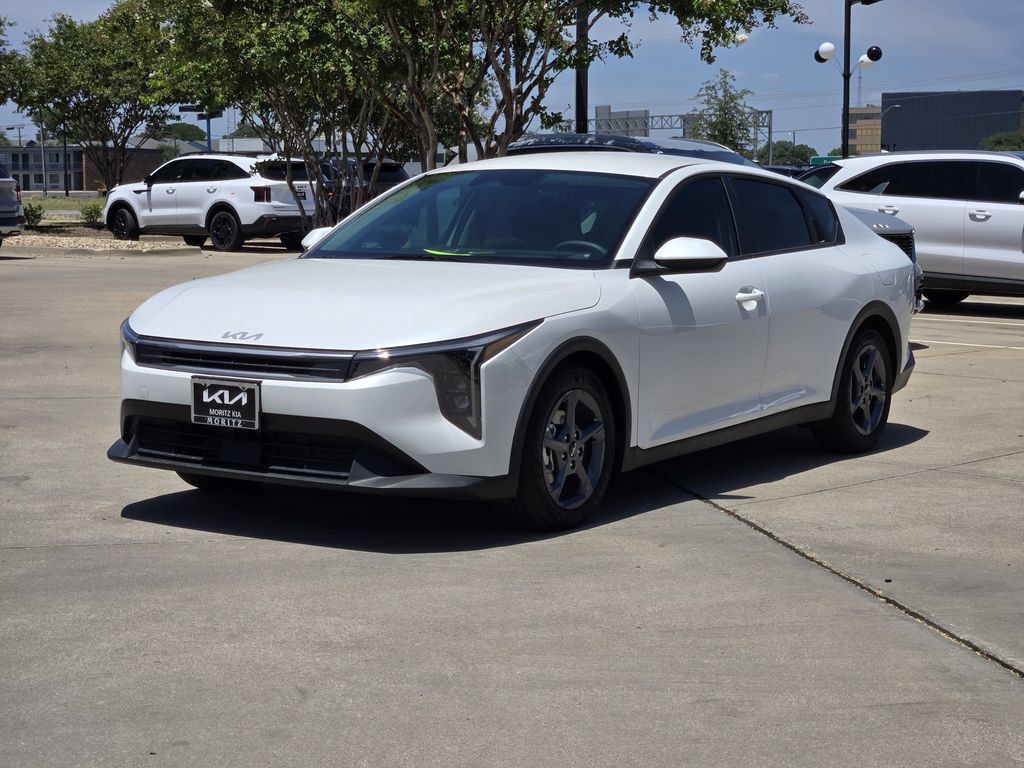 New 2026 Kia K4 FWD image 2