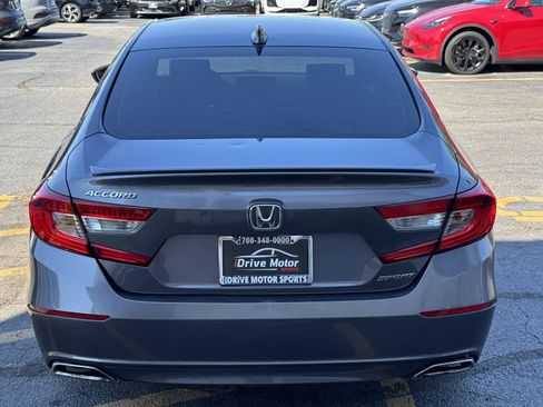 Used 2018 Honda Accord Sport image 8