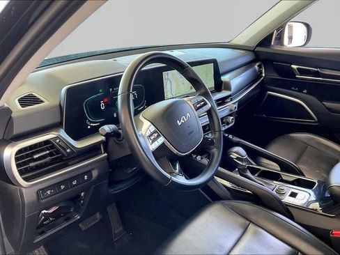 Used 2025 Kia Telluride S image 12