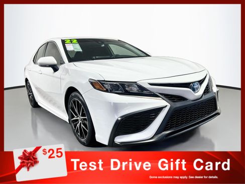 Used 2022 Toyota Camry SE w/ Audio Upgrade Package FWD image 1