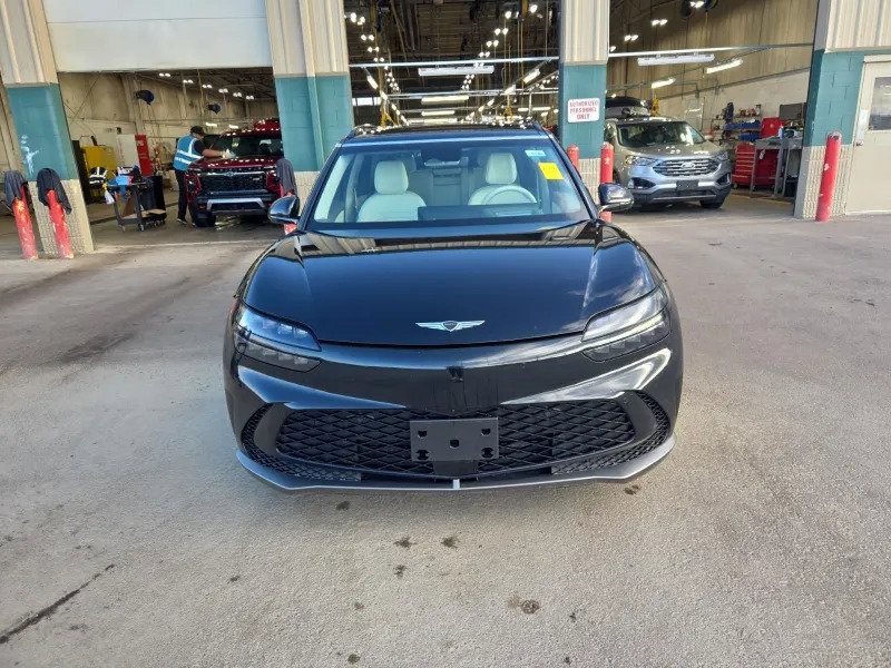 Used 2025 Genesis GV60 Advanced AWD/4WD image 2