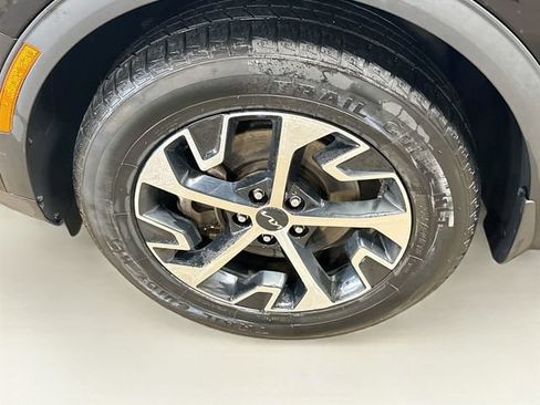 Used 2023 Kia Sportage EX AWD/4WD image 10