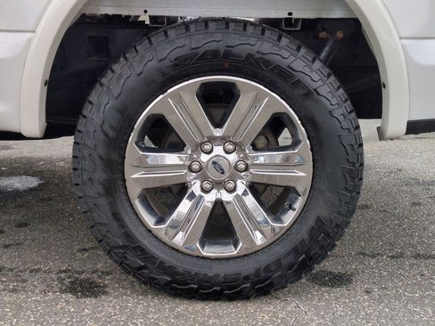 Used 2018 Ford F150 Lariat w/ Equipment Group 502A Luxury image 27