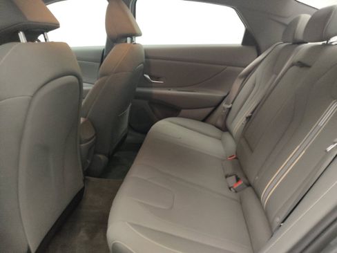 Used 2025 Hyundai Elantra SEL FWD image 18