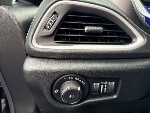 New 2026 Chrysler Pacifica Select image 19