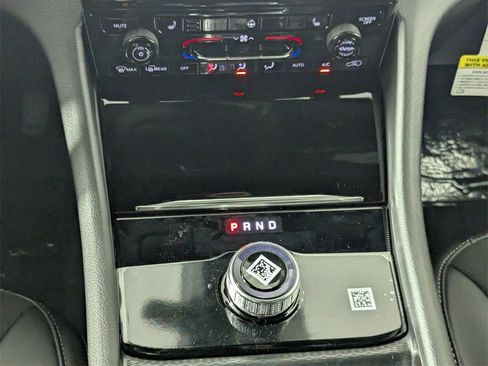 New 2025 Jeep Grand Cherokee Altitude image 21