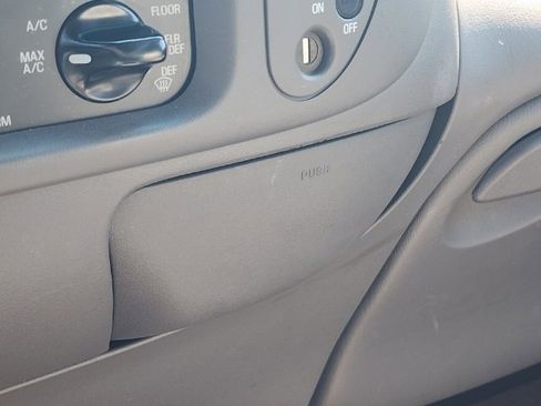 Used 2001 Ford F150 XL image 24